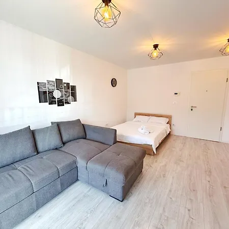 Plermont Luxury Coresi Kasper Apartman